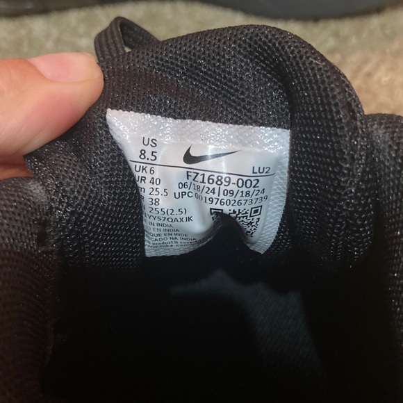NWOT Nike Black Air Zoom Sneakers - Picture 5 of 10